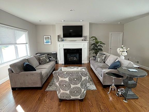 3rd image of 5 Leah Ct