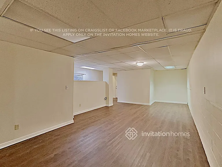 4042 Maxanne Dr NW — Photo 8