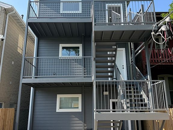 3rd image of 2849 W Monroe St
