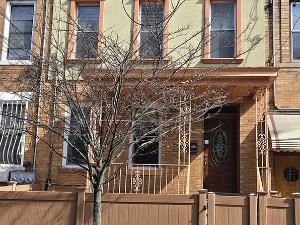 74-45 62nd St, Flushing, NY 11385