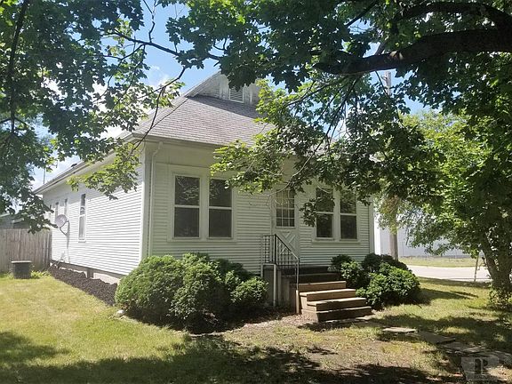 3rd image of 1115 N H St