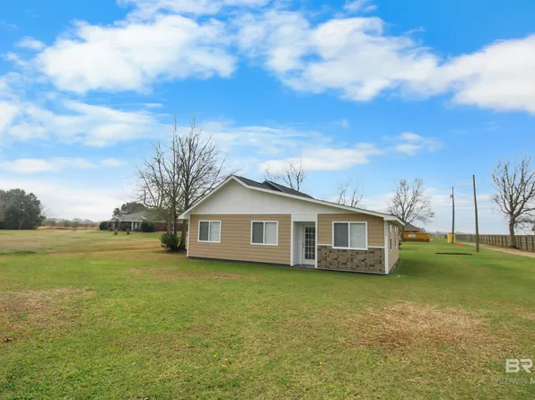 17622 Brewer Rd, Foley, AL 36535