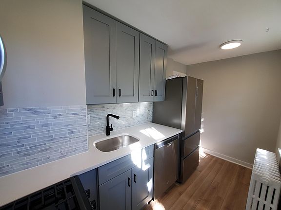 2nd image of 415 S Van Pelt St APT E4