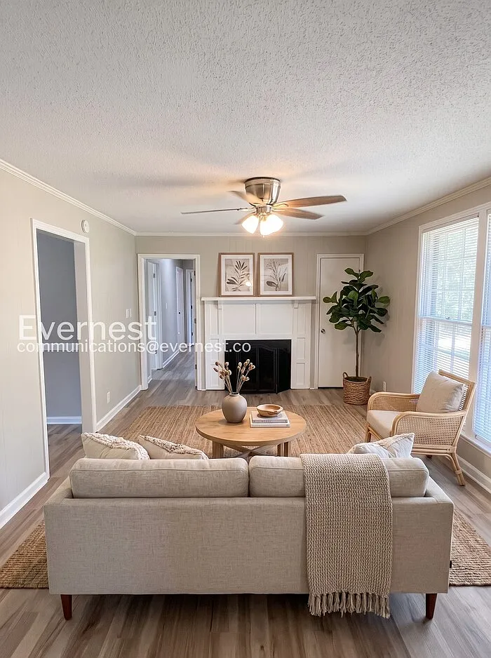 3 bed, 2.0 bath, 1330 sqft, $1,545 — Photo 3
