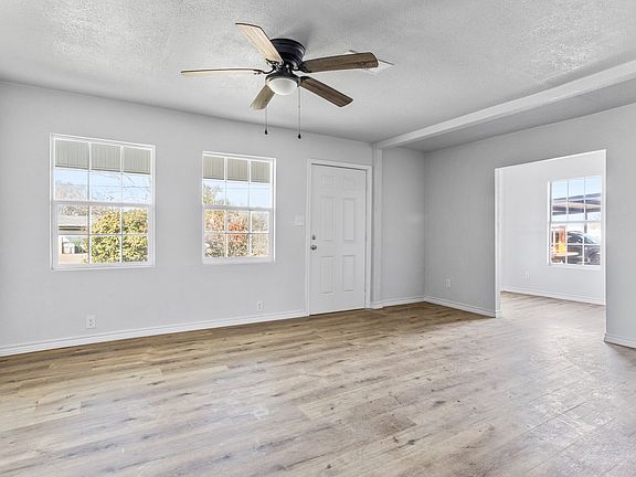 5th image of 7813 Corina Dr