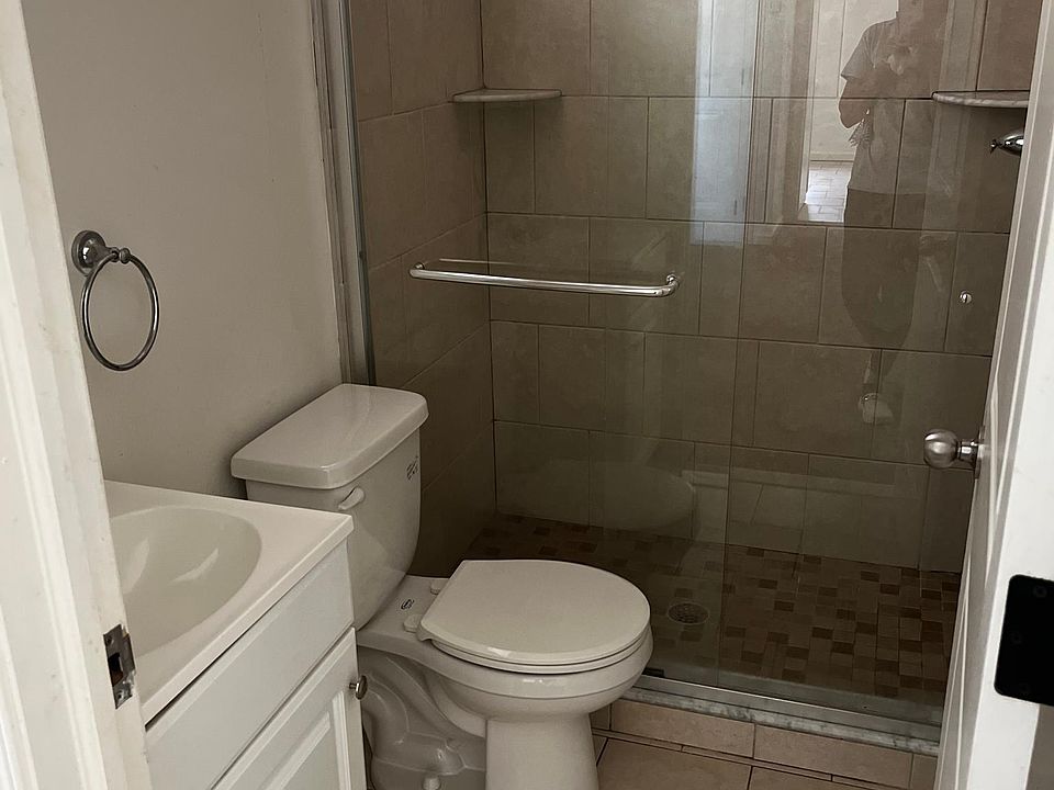 2nd image of 3124 W Diamond St #2F