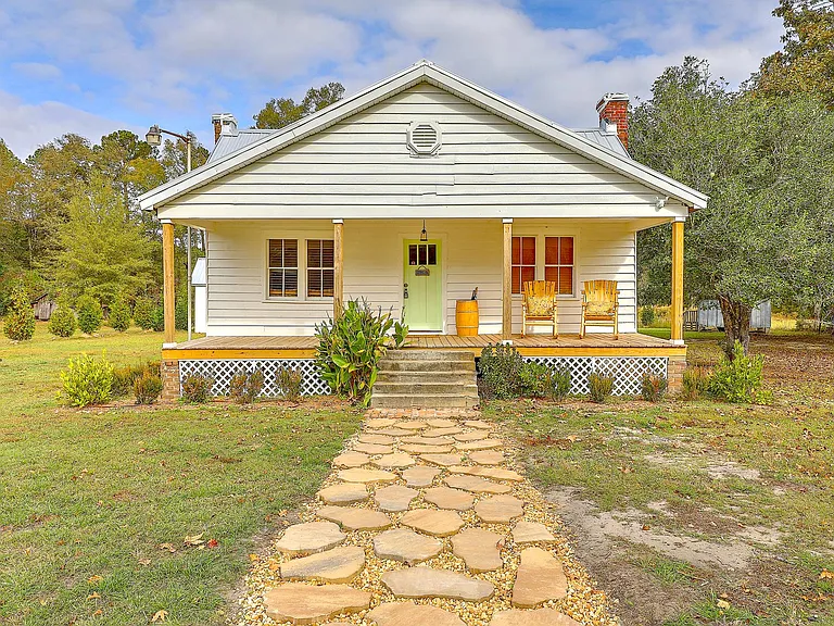 292 Greyback Rd — Photo 2