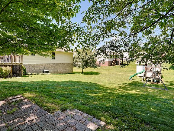 5th image of 132 Ashley Dr