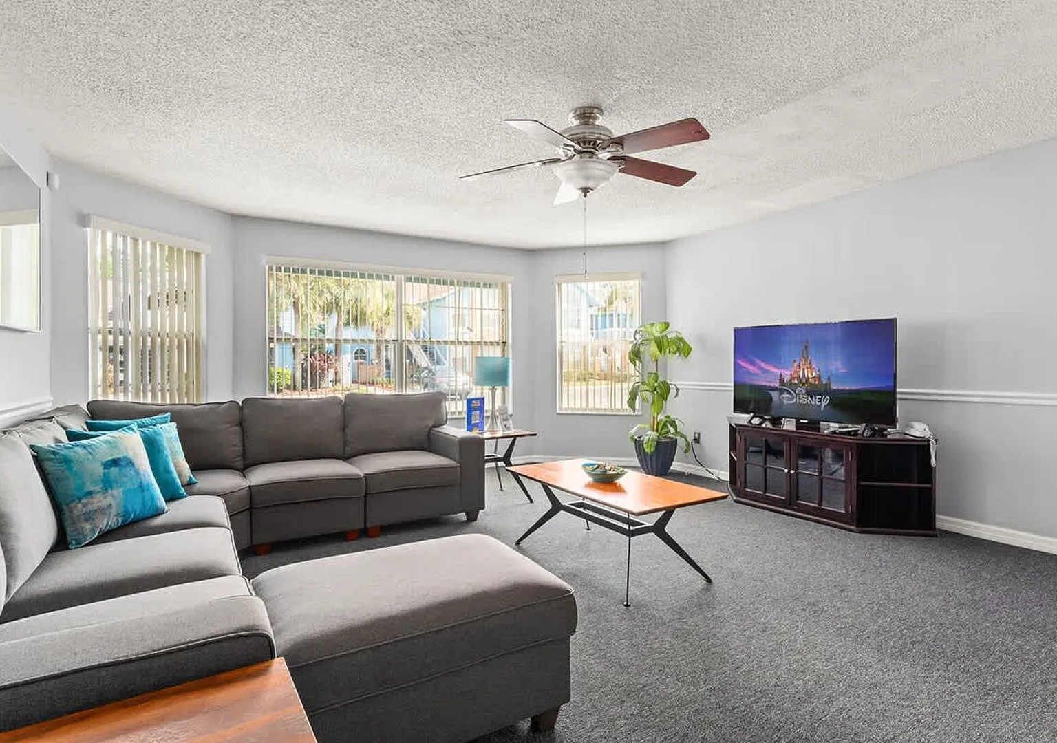 Cozy 3BR Near Disney at Villas Somerset — Photo 1
