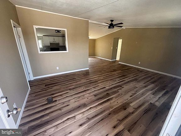 3rd image of 182 Rustic Dr
