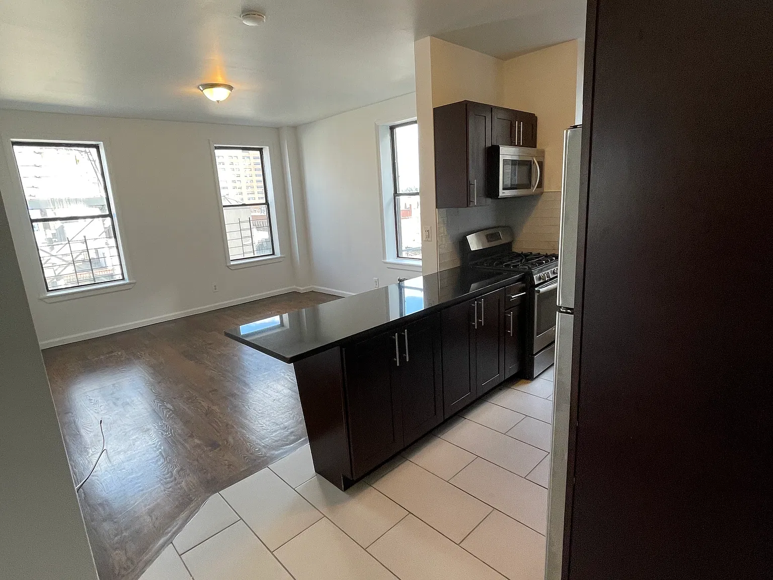 5 bed, $1,225 — Photo 3