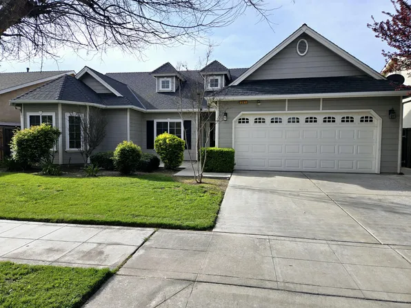 261 E Gibson Avenue, Reedley, CA 93654