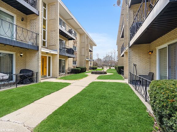 2nd image of 6815 N Olmsted Ave APT 202