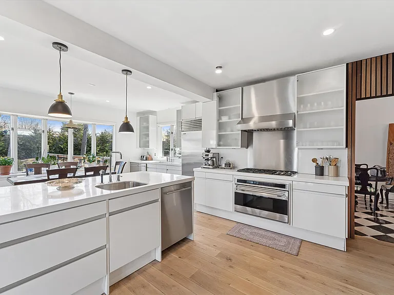 649 Hill St — Photo 10