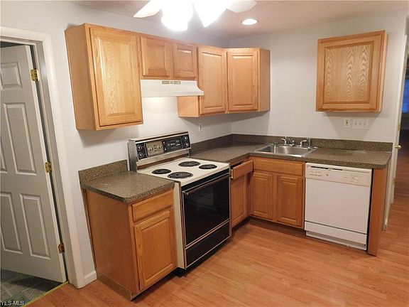 5th image of 121 Talbot Dr