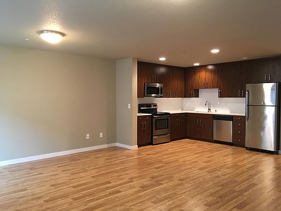 2nd image of 8605 NE 37th St