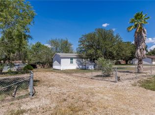 104 Island Dr, Lake City, TX 78368