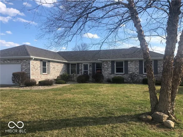 1045 Springway Dr, Shelbyville, IN 46176