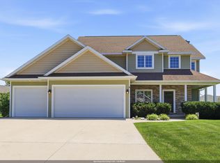 W5261 Arbor Vitae Ct, Sherwood, WI 54169