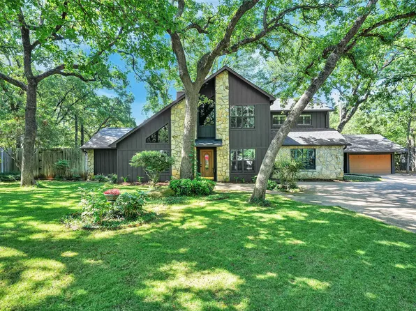 2415 Los Robles St, Grapevine, TX 76051