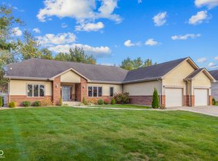 3251 Overlook Dr, Columbus, IN 47203