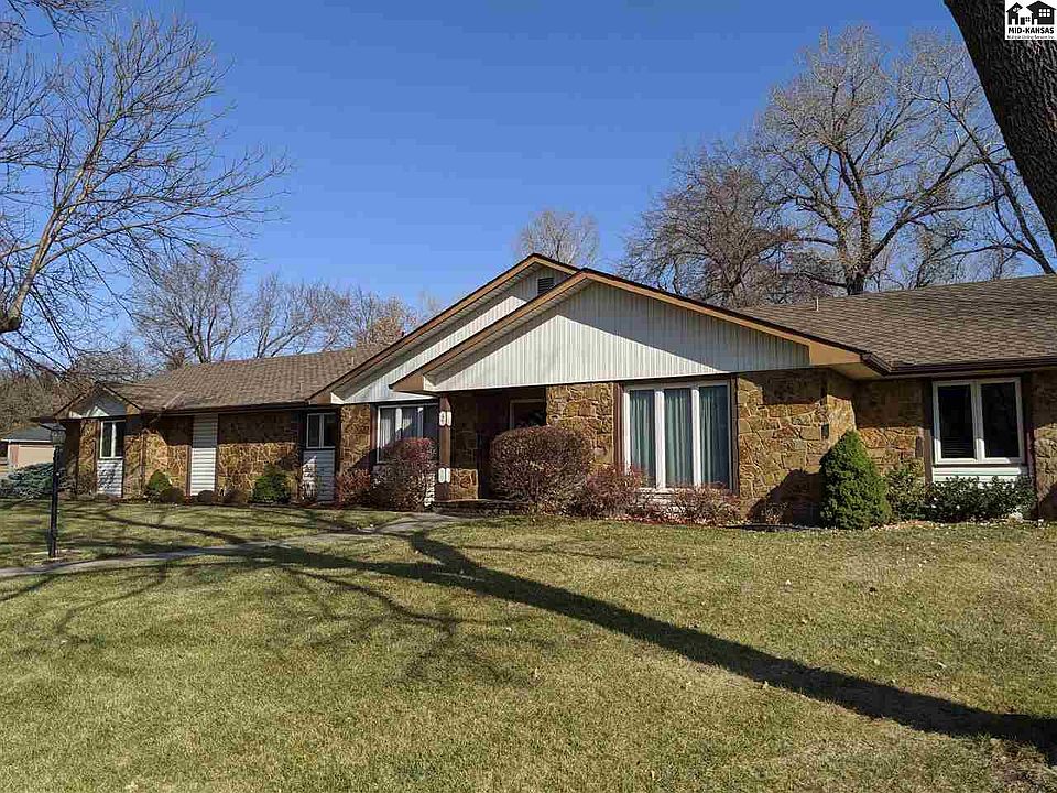 1st image of 2 Beechwood Ln