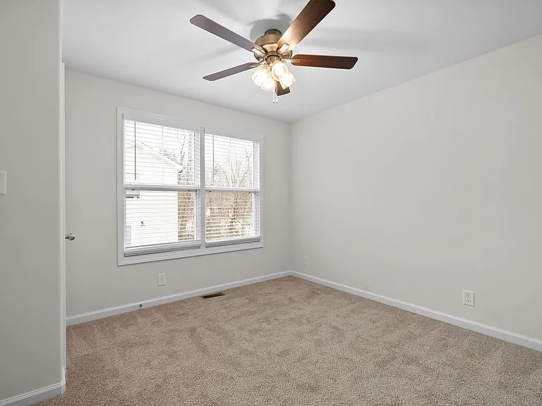 947 Wall St — Photo 16