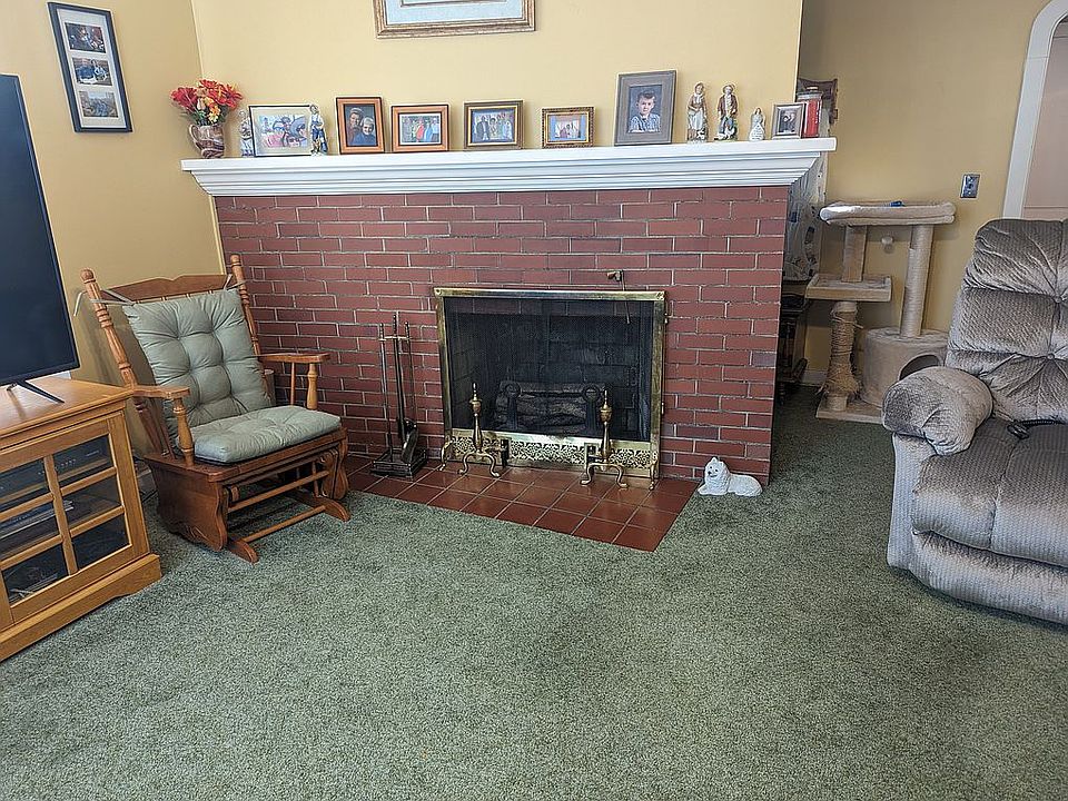 41 Brunswick Ave, Fort Fairfield, ME 04742 Zillow