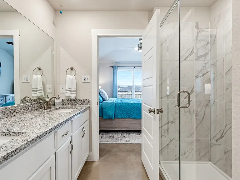 1114 Lexington Dr — Photo 11