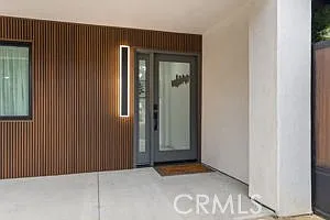 211 Deborah Ct — Photo 2