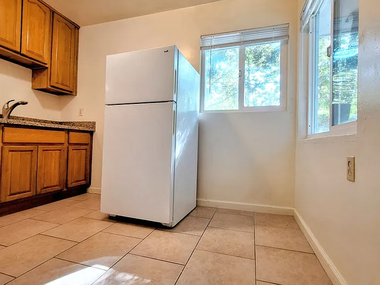 565 S 11th St #1 — Photo 3