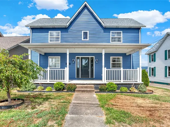 31 Liberty St, Smithfield, PA 15478