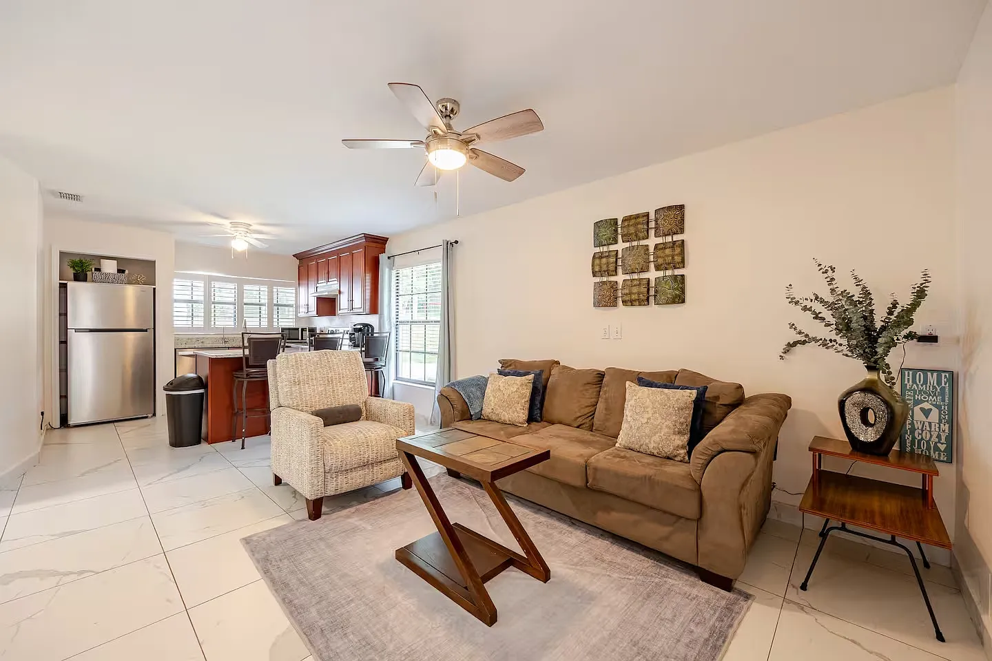 2 bed, 800 sqft, $2,000 — Photo 4