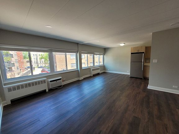 3rd image of 2020 W Farwell Ave #310G