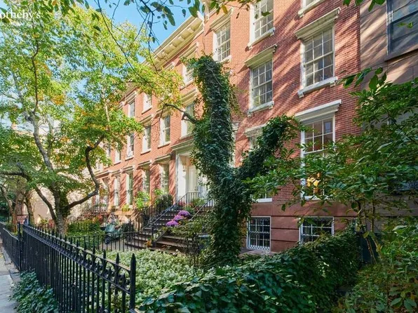 453 West 24th Street image 1 of 24