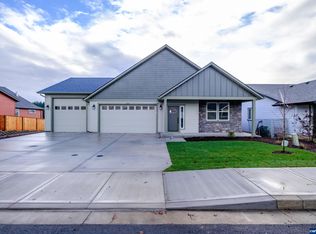 585 NE Evergreen Ave, Dallas, OR 97338