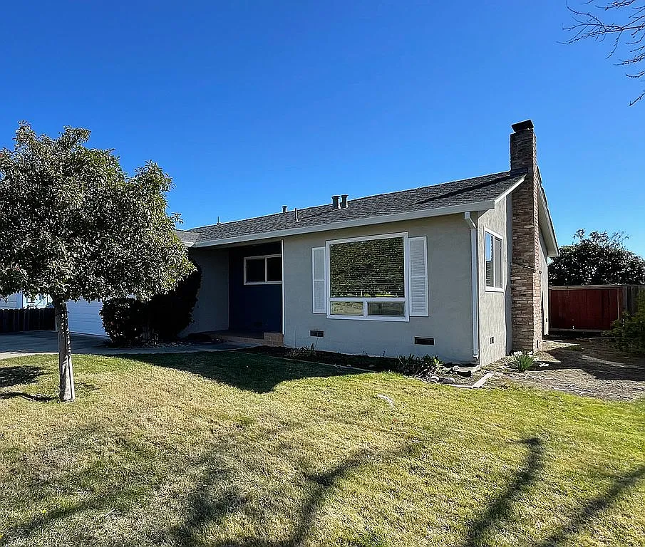2785 Kelly St photo 1