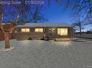 9848 Milburn St, Livonia, MI 48150
