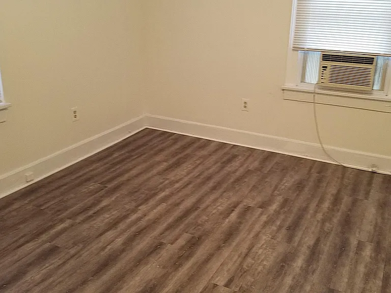 409 W Lincoln Ave — Photo 15