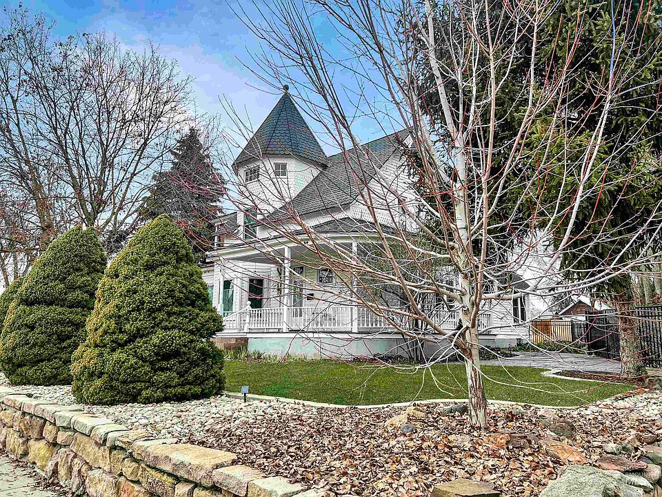 1st image of 516 E Main St