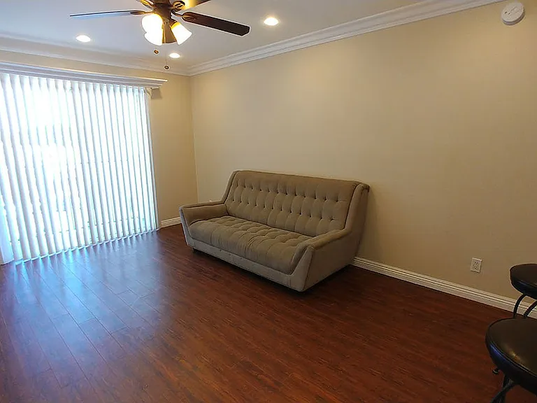 Villa De Adel Apts — Photo 85