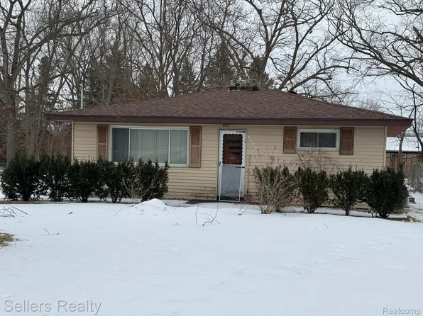 6220 Wertz Rd, Davisburg, MI 48350