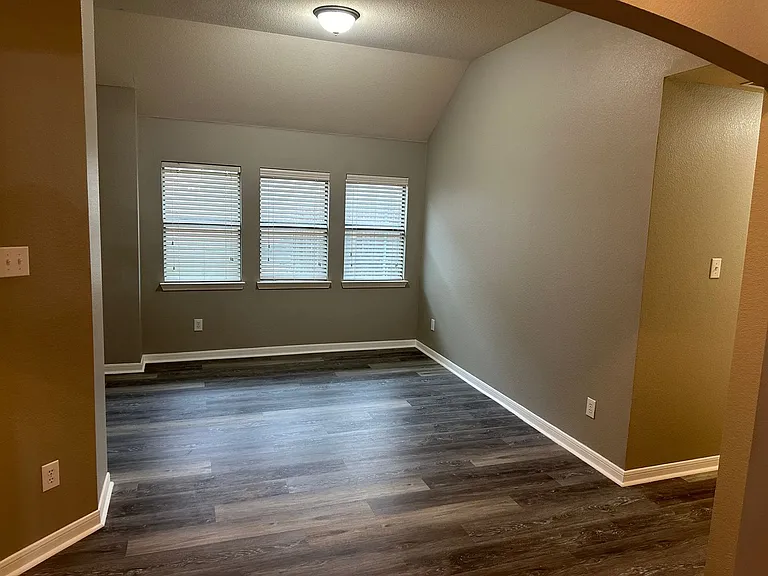 5209 Bald Cypress Ln — Photo 5