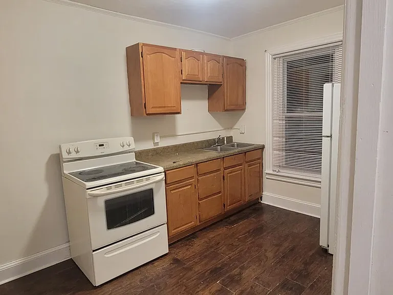 1145 Broadway Ave #2 — Photo 6