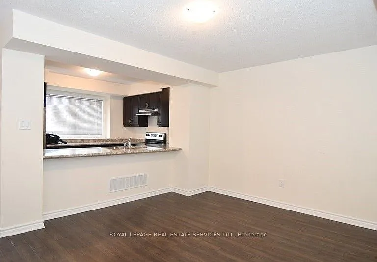 90 Howe Ave — Photo 3