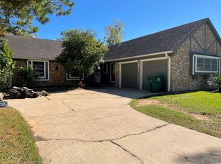 8619 Heatherview Dr, Houston, TX 77099