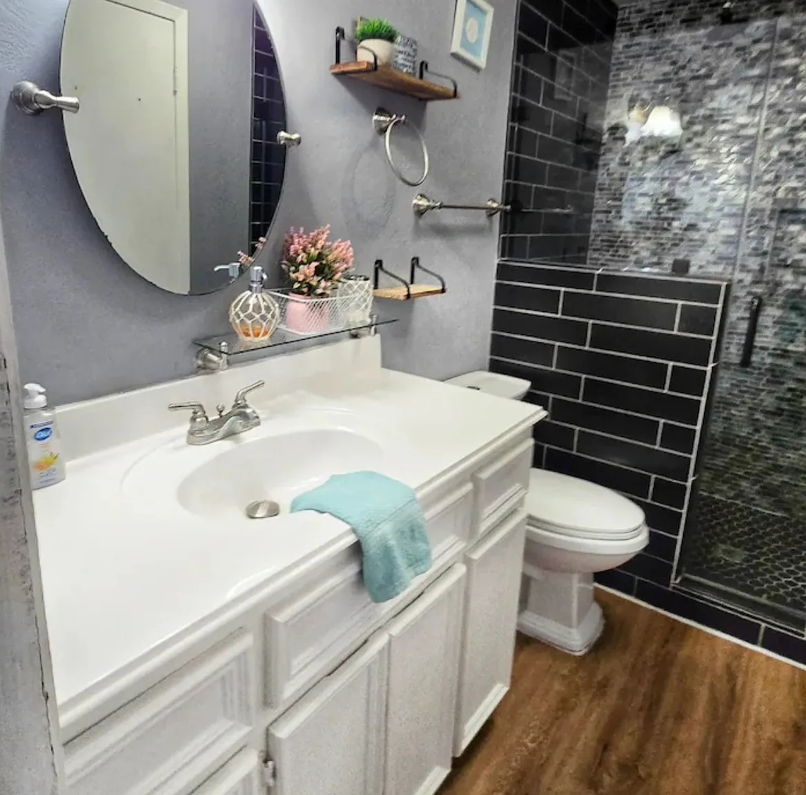 Studio, 1.5 bath, 1000 sqft, $2,200 — Photo 2