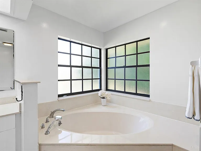 1756 Cottonwood Trl — Photo 18