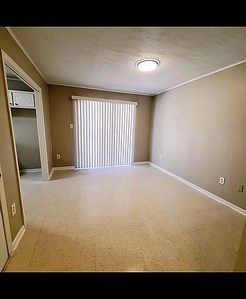 4th image of 225 William McKinley Cir