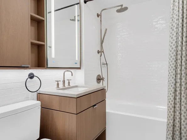 20 River Terrace image 8 of 9